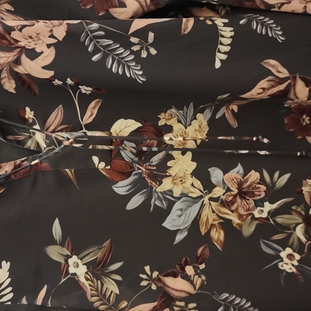 ⭐️Christopher & Banks gray floral top size small, sheer with built un camisole. - Picture 2 of 5